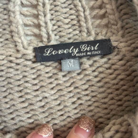 Lovely Girl, size M, made in Italy, wool/alpaca cable Knit sweater, tan - Picture 5 of 7